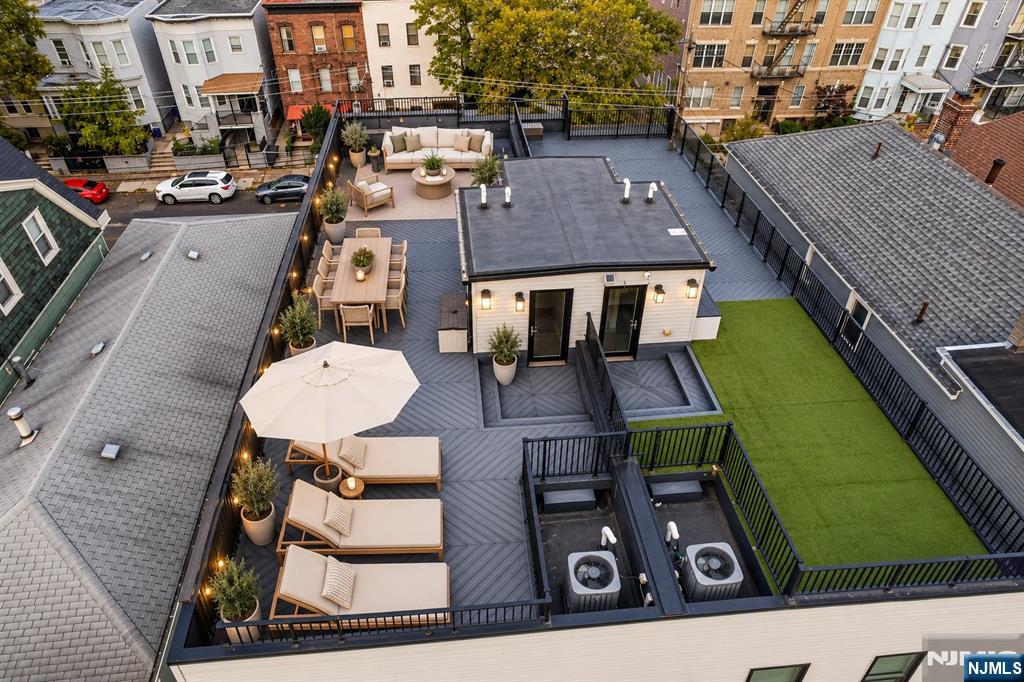 53 Prospect Street 2 - Photo 2