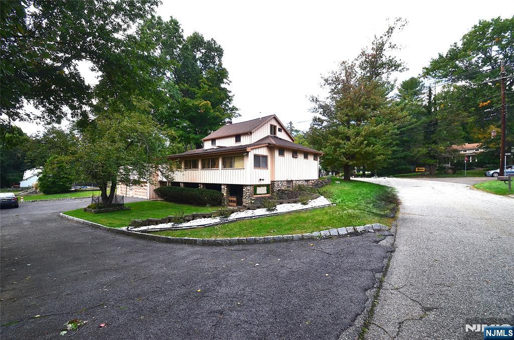 Single family home for sale at 830 Circle Ave, Franklin Lakes, NJ 07417 | MLS# 26037398