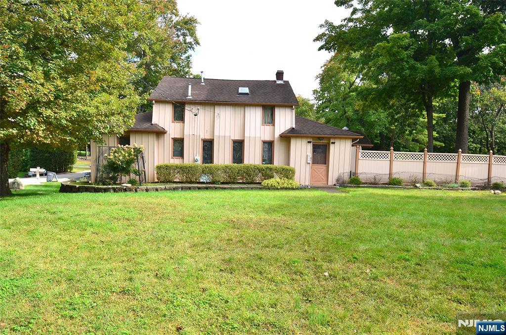 830 Circle Avenue - Photo 3