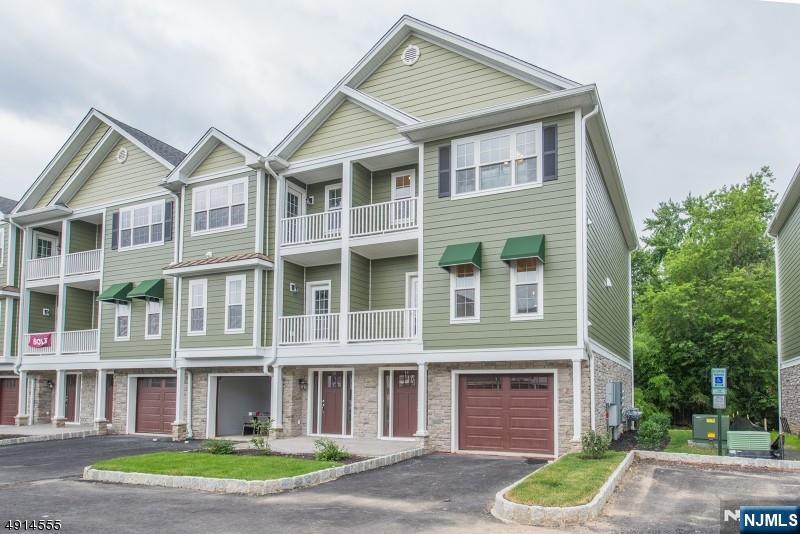 18 Chaz Way - Photo 1
