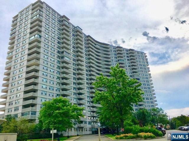 2000 Linwood Avenue 11B - Photo 1
