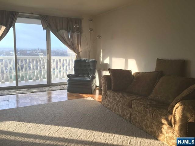 2000 Linwood Avenue 11B - Photo 4