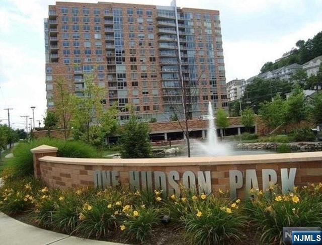 1611 Hudson Park