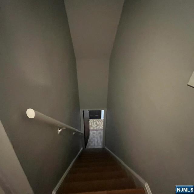 165 Woods Avenue 2nd Fl. - Photo 4