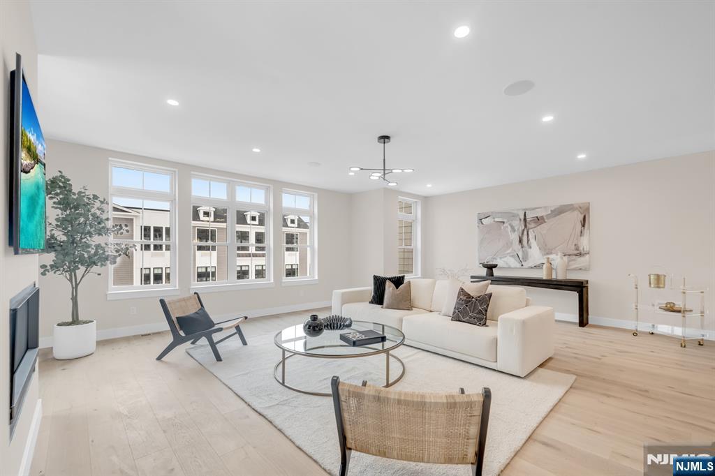 188 Broadway 4 - Photo 4