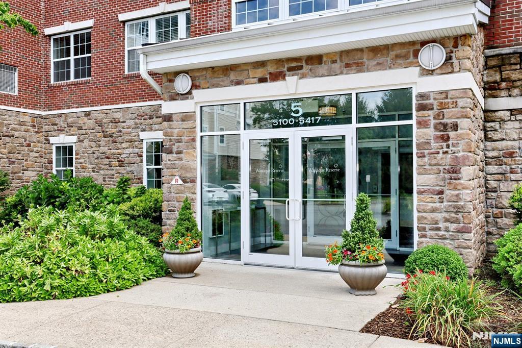 Listing Photo 4 - Condo for sale in building located at 5111 Warrens Wy, Wanaque, NJ 07465