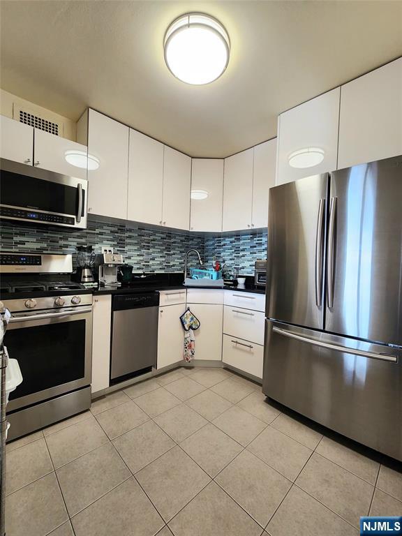 2100 Linwood Avenue 14D - Photo 1