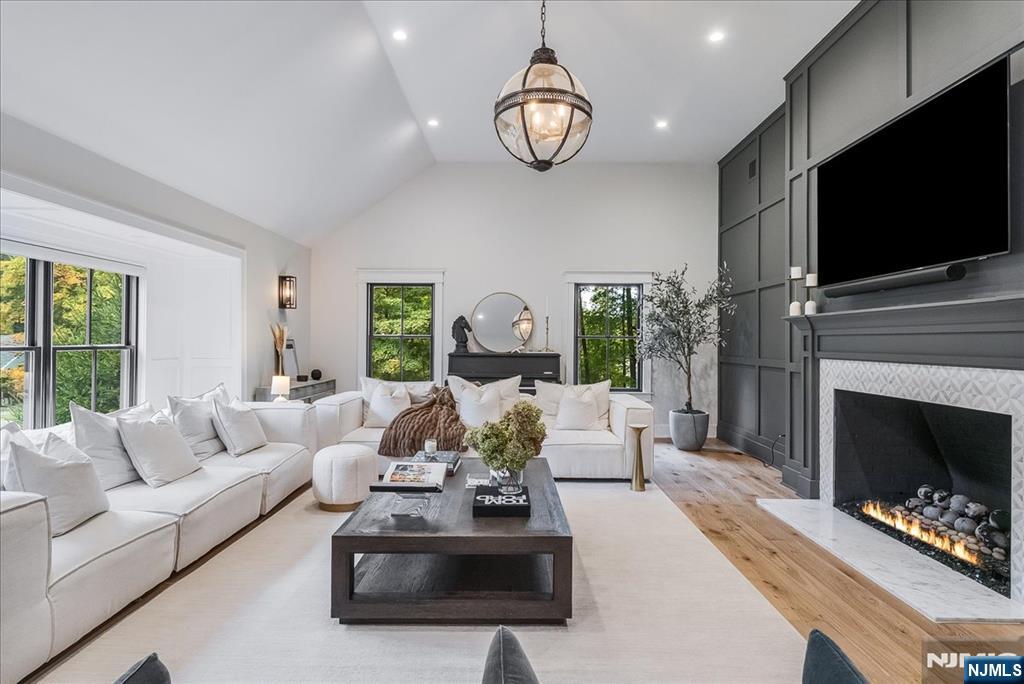 456 Laurel Lane Terrace - Photo 5