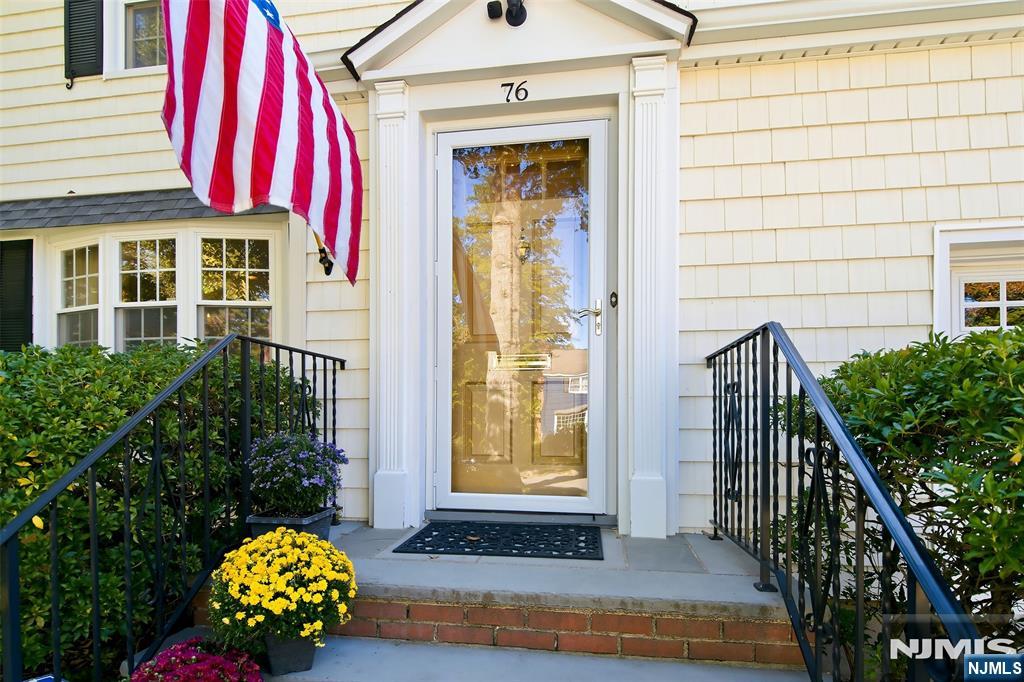 76 Inwood Avenue - Photo 2