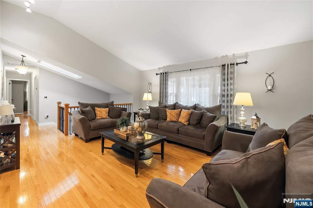 2 Benson Avenue - Photo 4