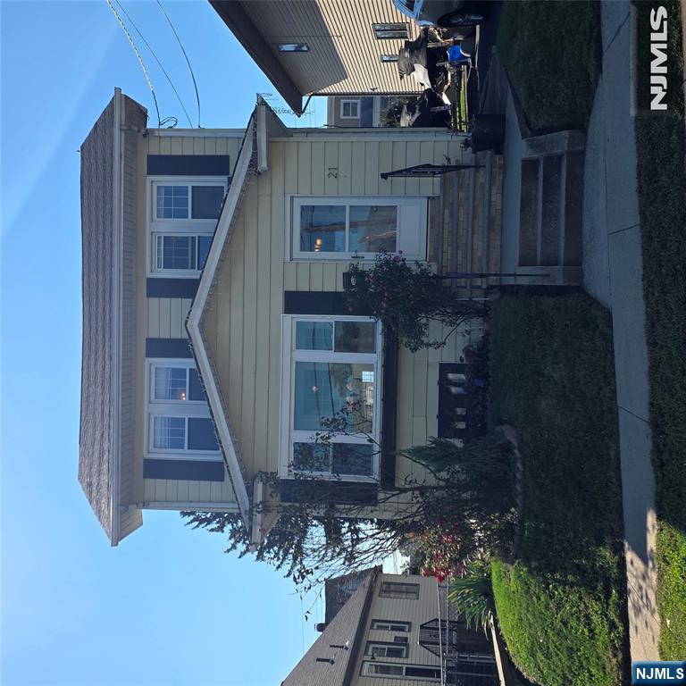 21 Rollins Avenue - Photo 1