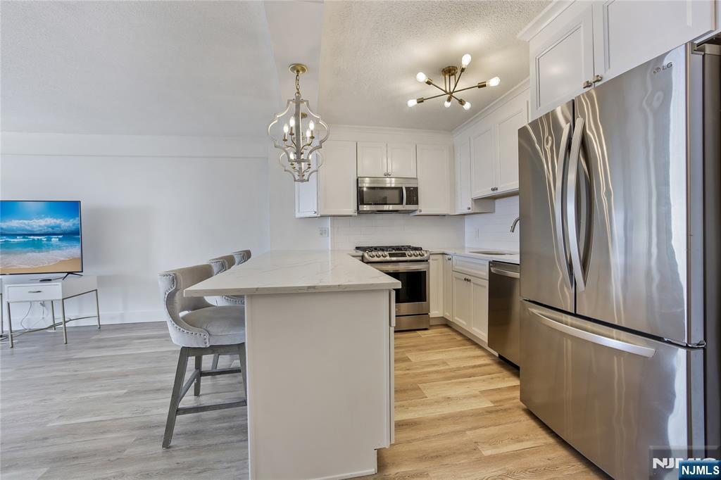 Photo 3 of Condo for sale at 555 North Ave #17L, Fort Lee, NJ 07024 | MLS# 26037459 | Listing updated on 2026-10-06