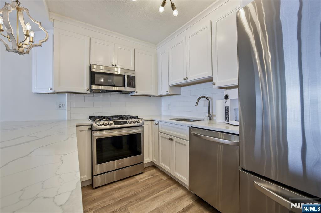 Photo 3 of House for sale at 555 North Ave #17L, Fort Lee, NJ 07024 | MLS# 26037459 | Listing updated on 2026-10-06