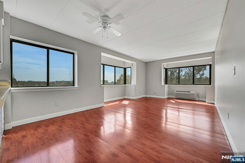 5 Linden Street 5E - Photo 2