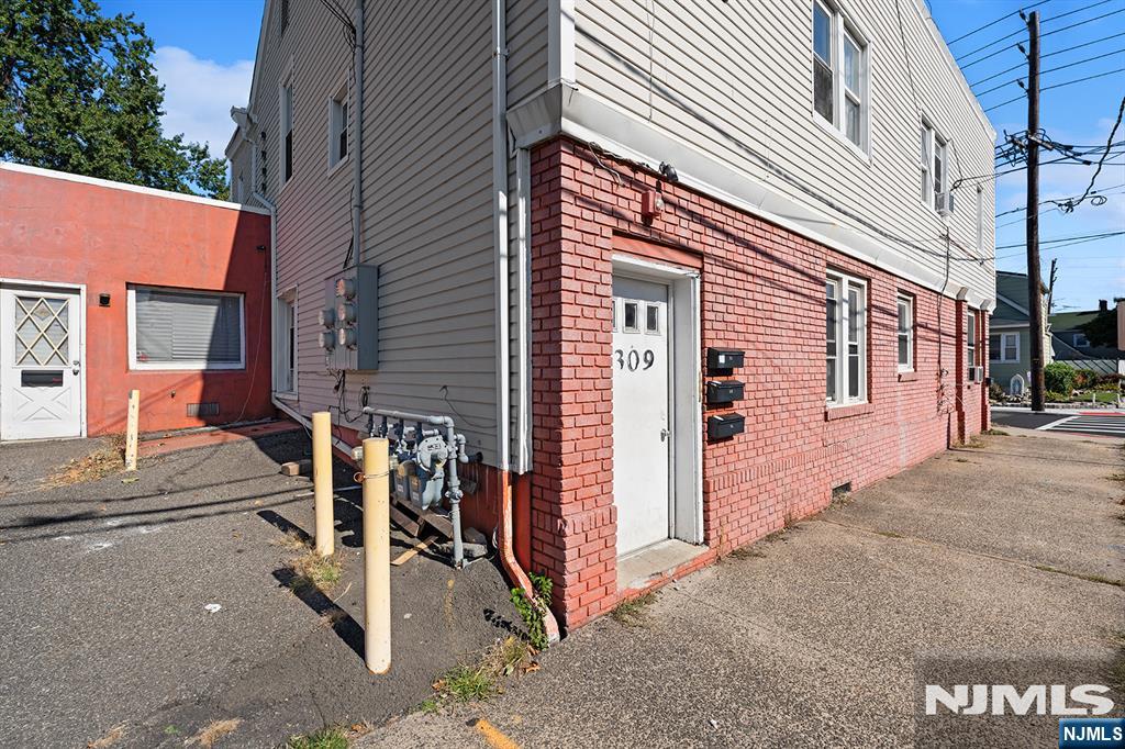 309 Washington Avenue 1 - Photo 1