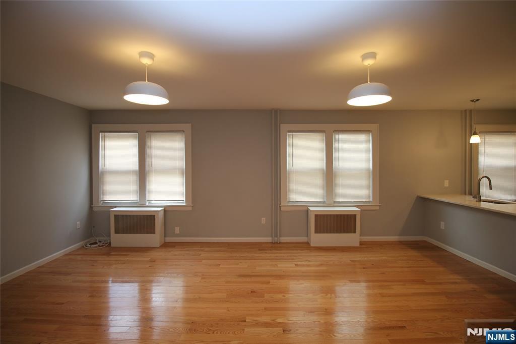 222 Irving Place 4 - Photo 3