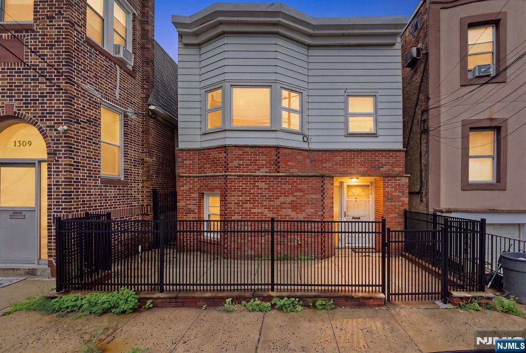 1311 28th Street - Photo 1