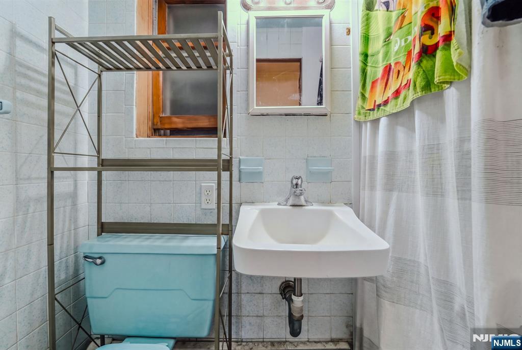 1311 28th Street - Photo 4