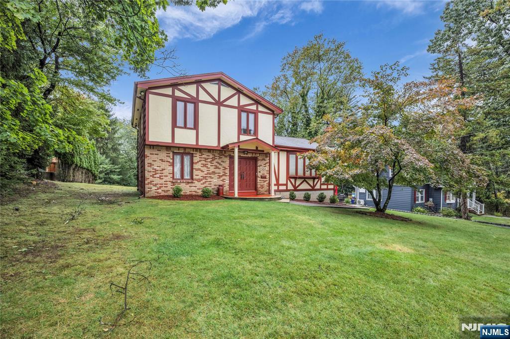 209 Cedar Street - Photo 2