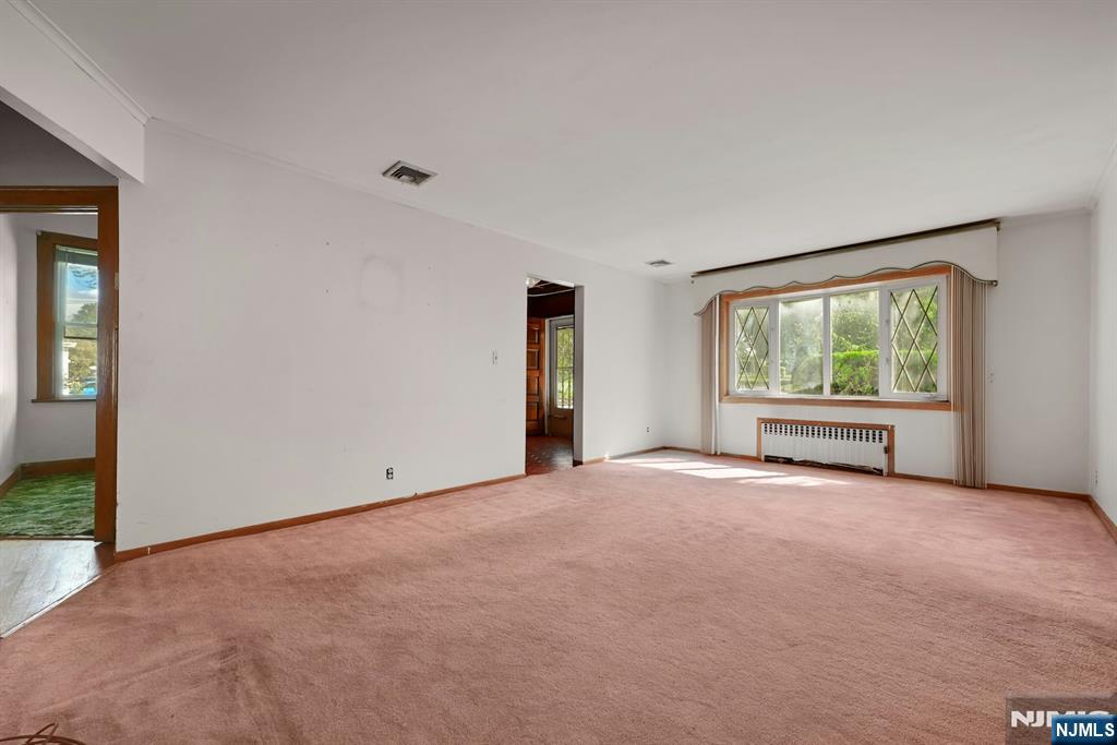 153 Orient Way - Photo 3