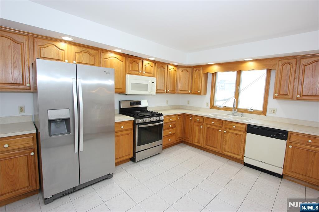 41 Semel Avenue 2 - Photo 4