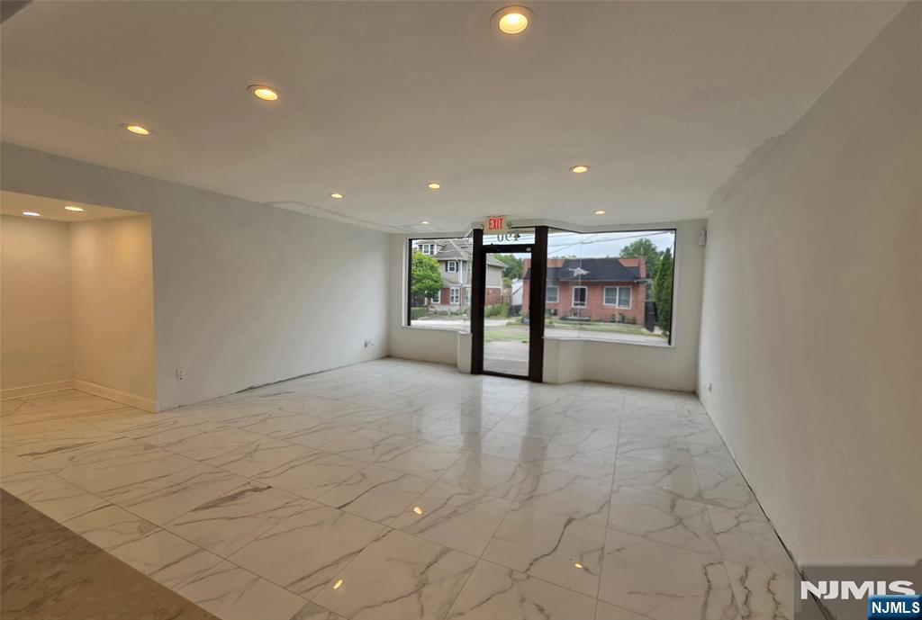 190 Stevens Avenue - Photo 2