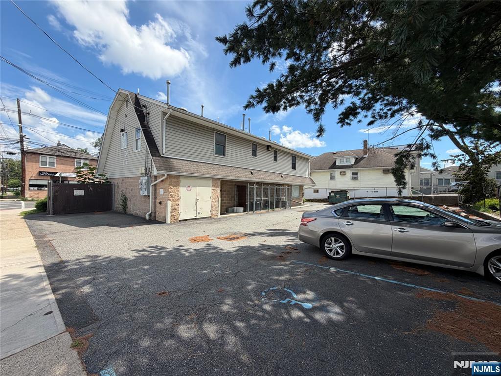 104 Lincoln Avenue - Photo 3