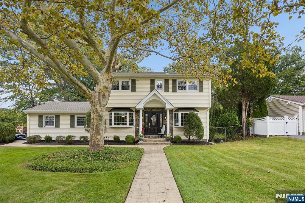 87 Webster Drive - Photo 1