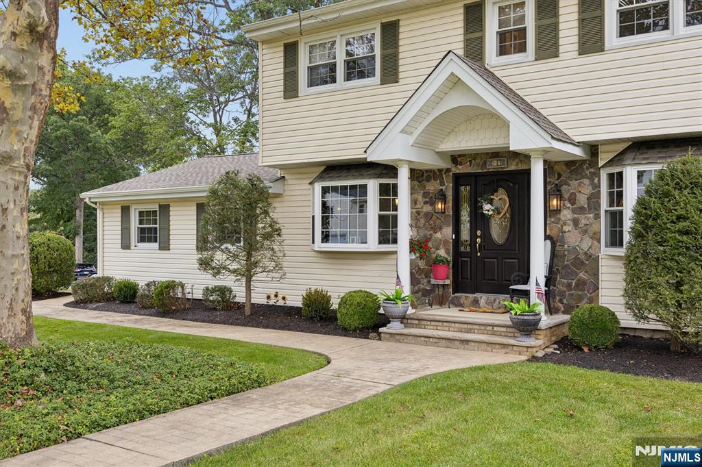 87 Webster Drive - Photo 3