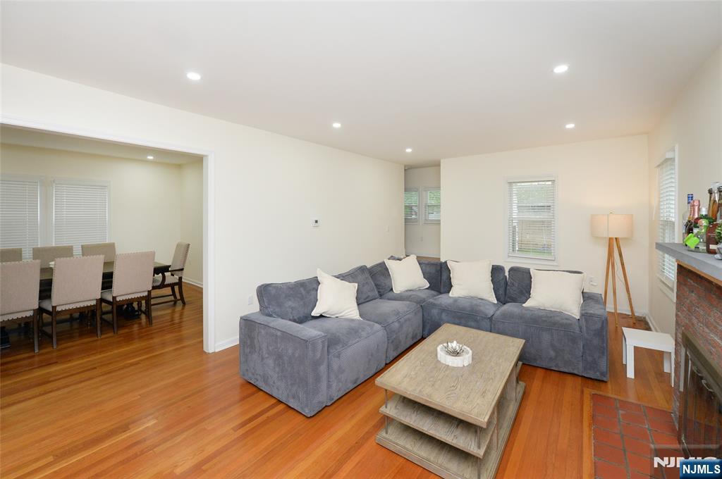 21 Spruce Avenue - Photo 2