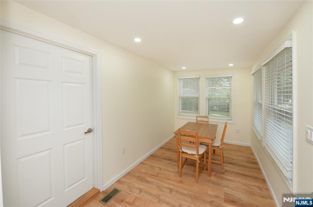 21 Spruce Avenue - Photo 5