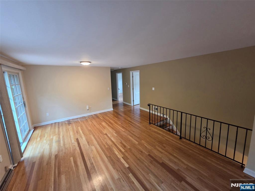 857 Pompton Avenue - Photo 3