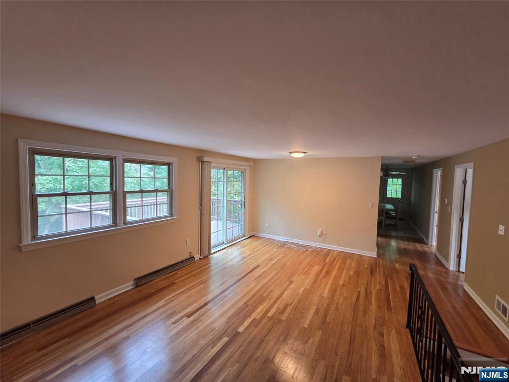 857 Pompton Avenue - Photo 4