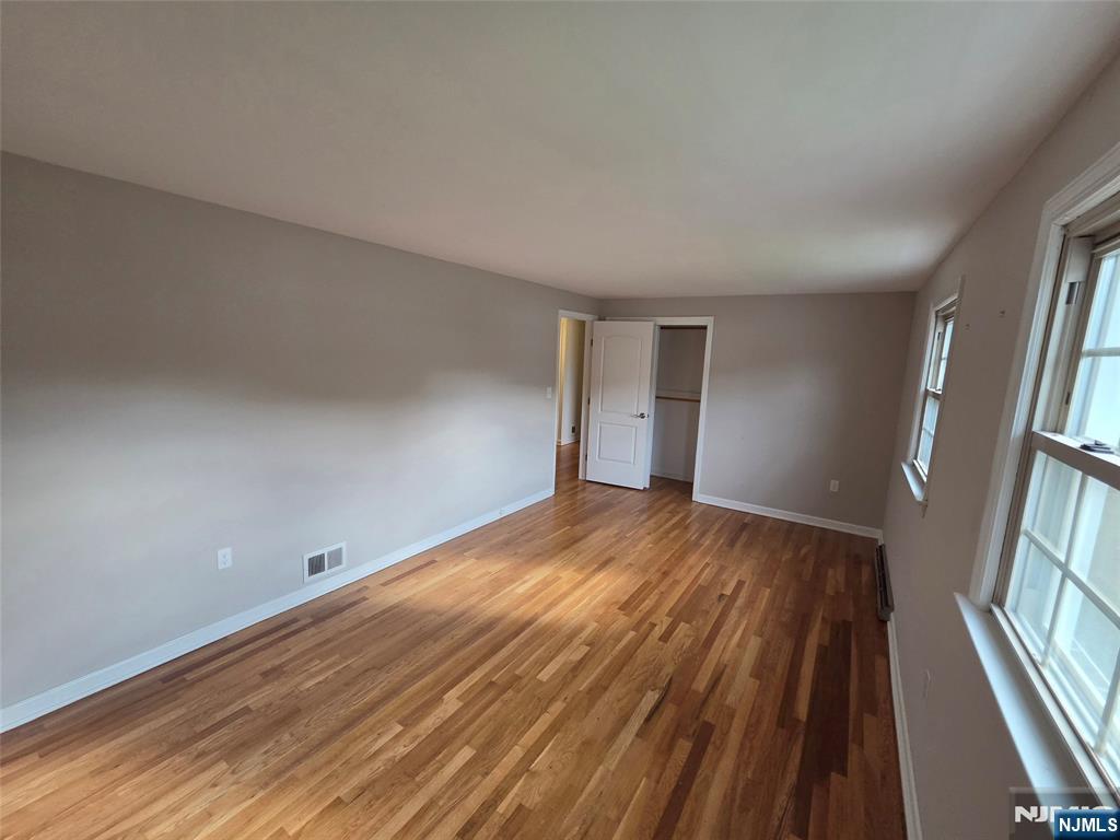 857 Pompton Avenue - Photo 5