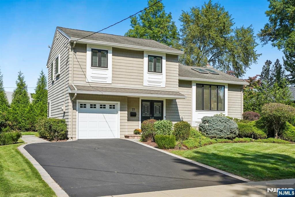 77 Francine Avenue - Photo 1