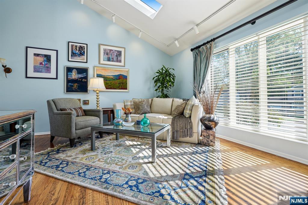 77 Francine Avenue - Photo 5