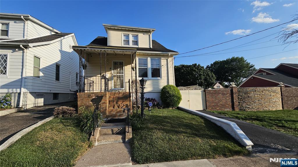 254-256 Illinois Avenue - Photo 2
