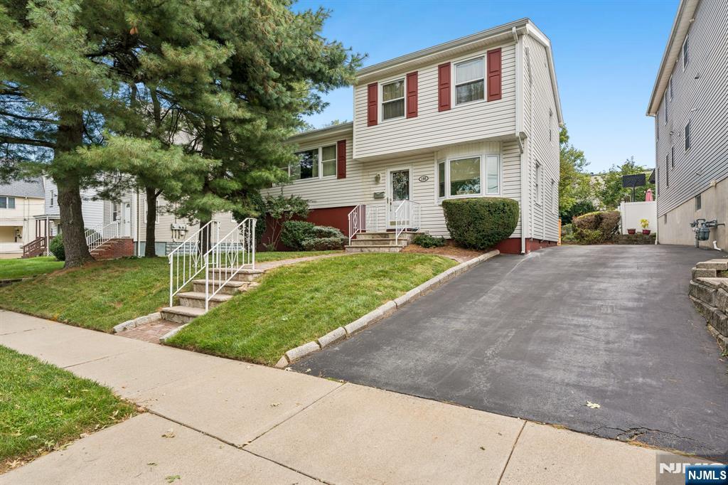 Photo 1 of Single family home for sale at 195 N Passaic Ave, Bloomfield, NJ 07003 | MLS# 26037565 | Listing updated on 2026-10-07