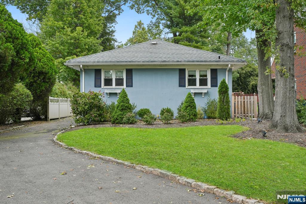 15 Lessing Road - Photo 1