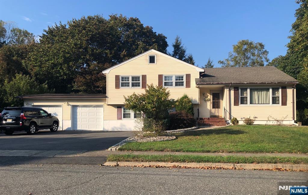 Photo 1 of Single family home for sale at 34 Cathyann Ct, Wayne, NJ 07470 | MLS# 26037579 | Listing updated on 2026-10-07
