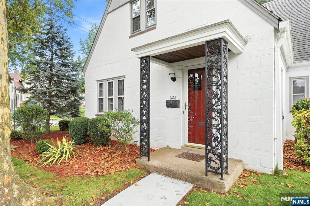 688 Bogert Road - Photo 4
