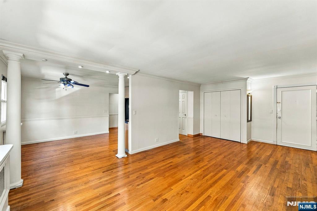 201 Oakdene Place E2 - Photo 5