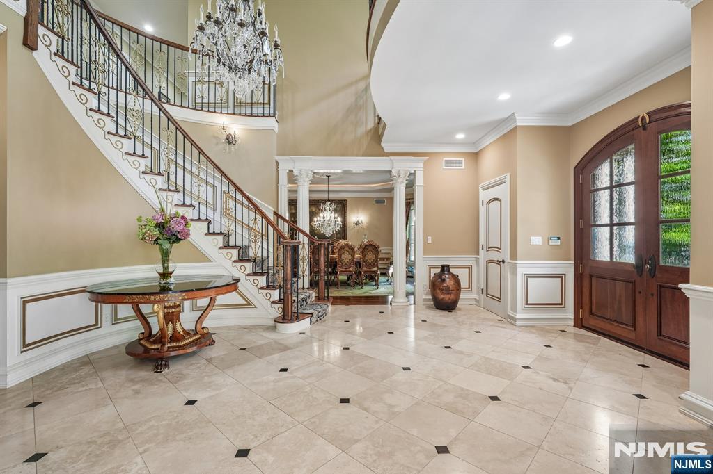 743 Peach Tree Lane — photo 4