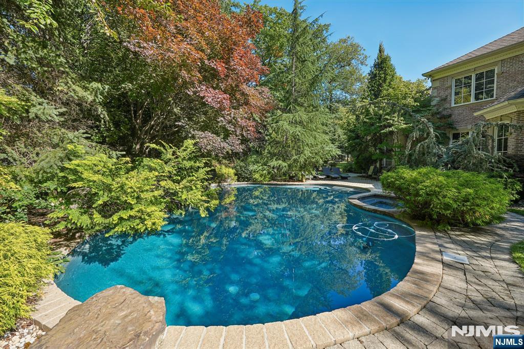 743 Peach Tree Lane — photo 37