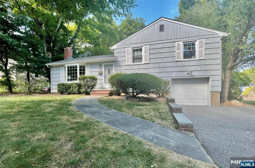 27 Greenway Court - Photo 1