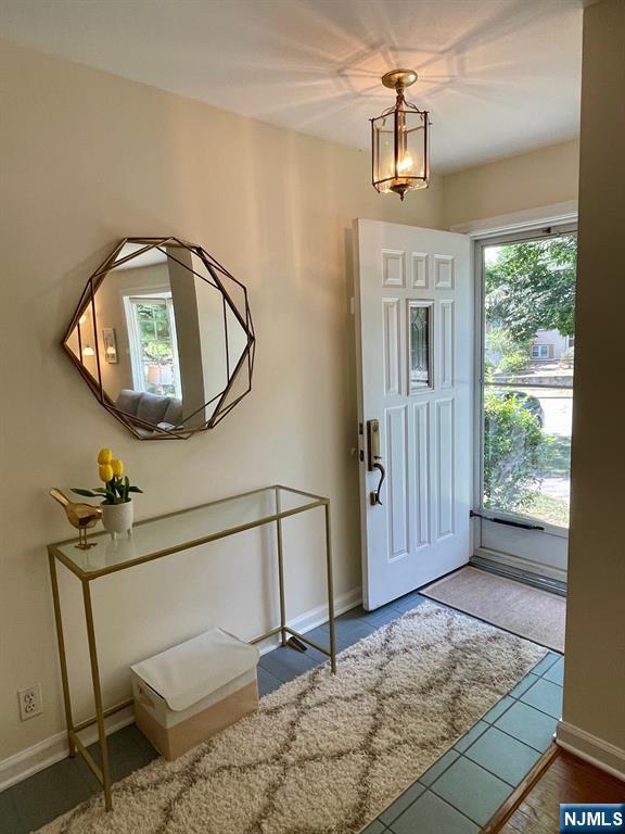 27 Greenway Court - Photo 2