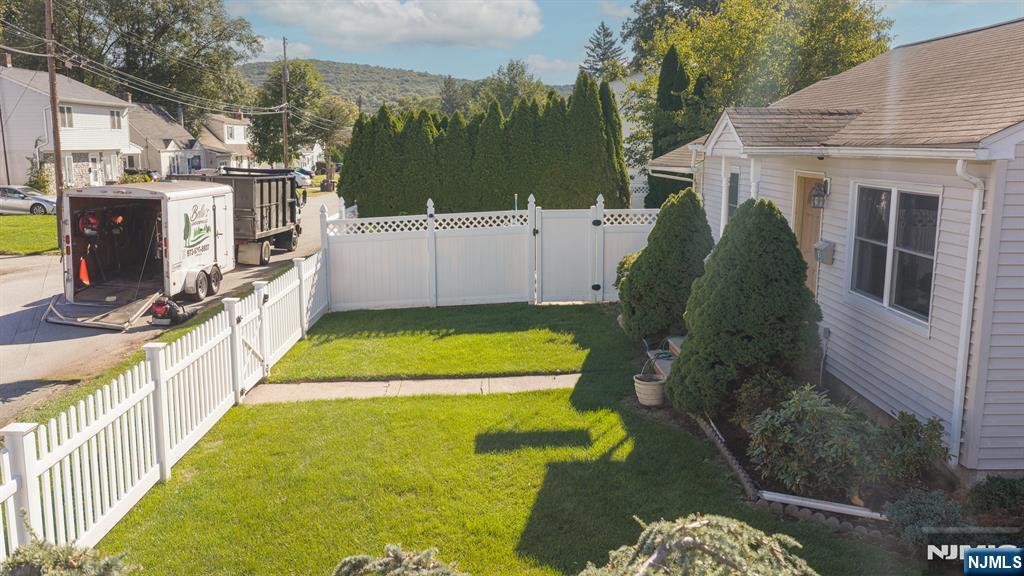 Photo 3 of House for sale at 3 6th, Wanaque, NJ 07420 | MLS# 26037618 | Listing updated on 2026-10-06