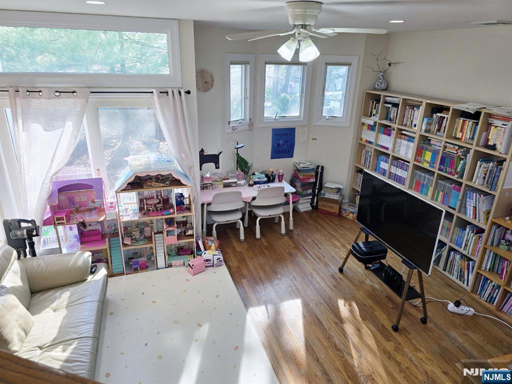 22 Mahan Street - Photo 2