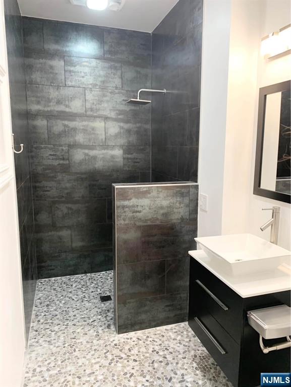 296 Willow Avenue - Photo 4