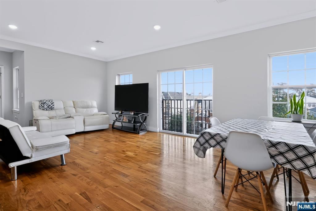 315 Doyle Street 313 - Photo 5